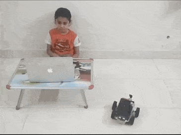gesture controlled robot, teachable machine, ai robot